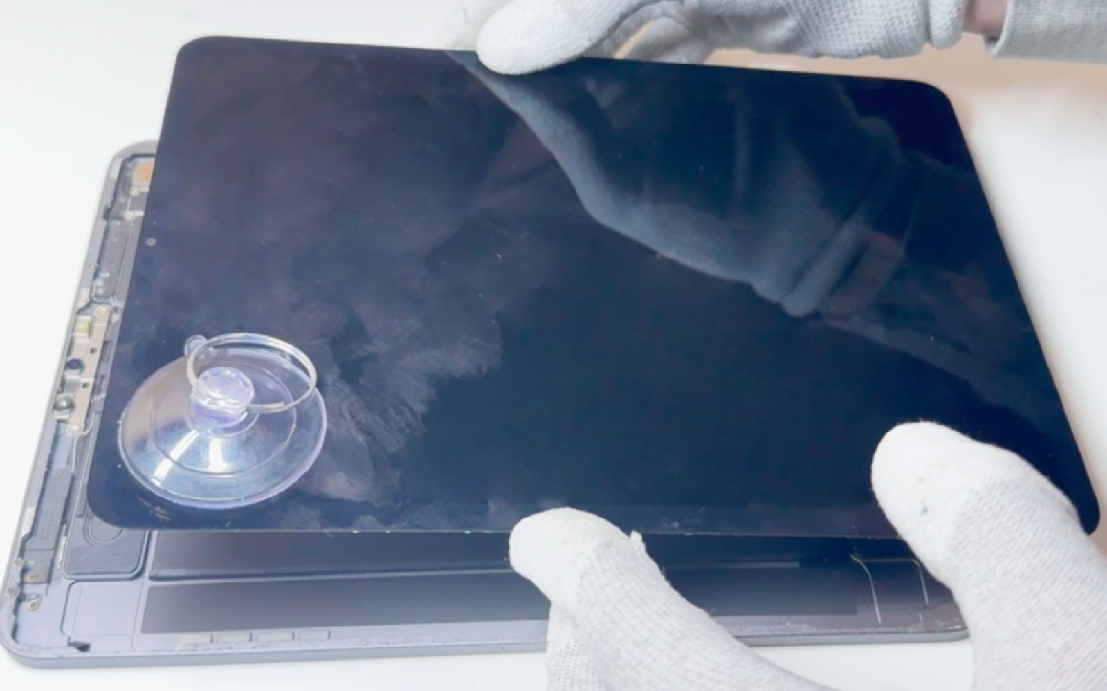 Comment changer le connecteur de charge  sur iPad Pro 11 2020 photo 2