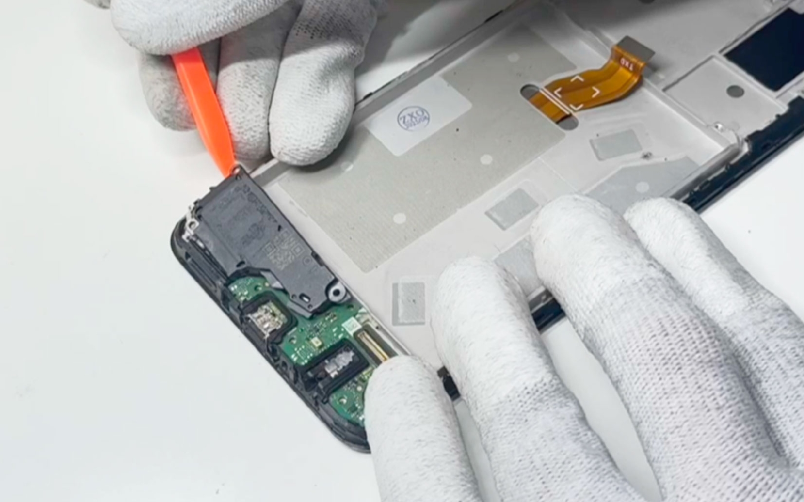 Changement du bloc écran sur Honor X7 photo 1