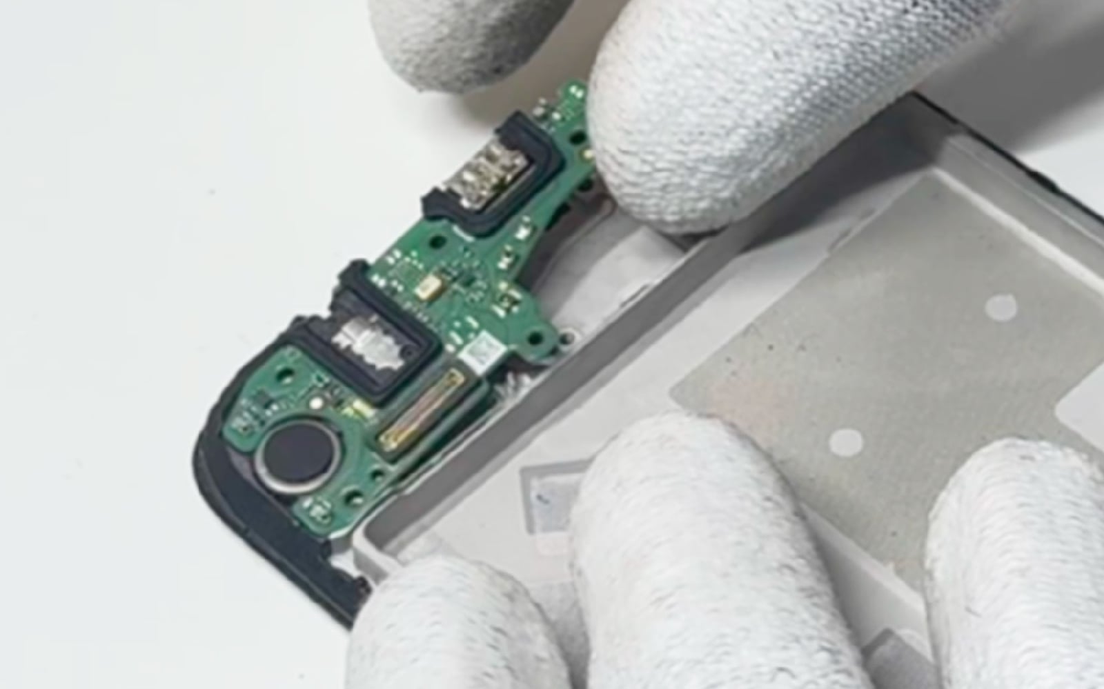 Changement du bloc écran sur Honor X7 photo 3