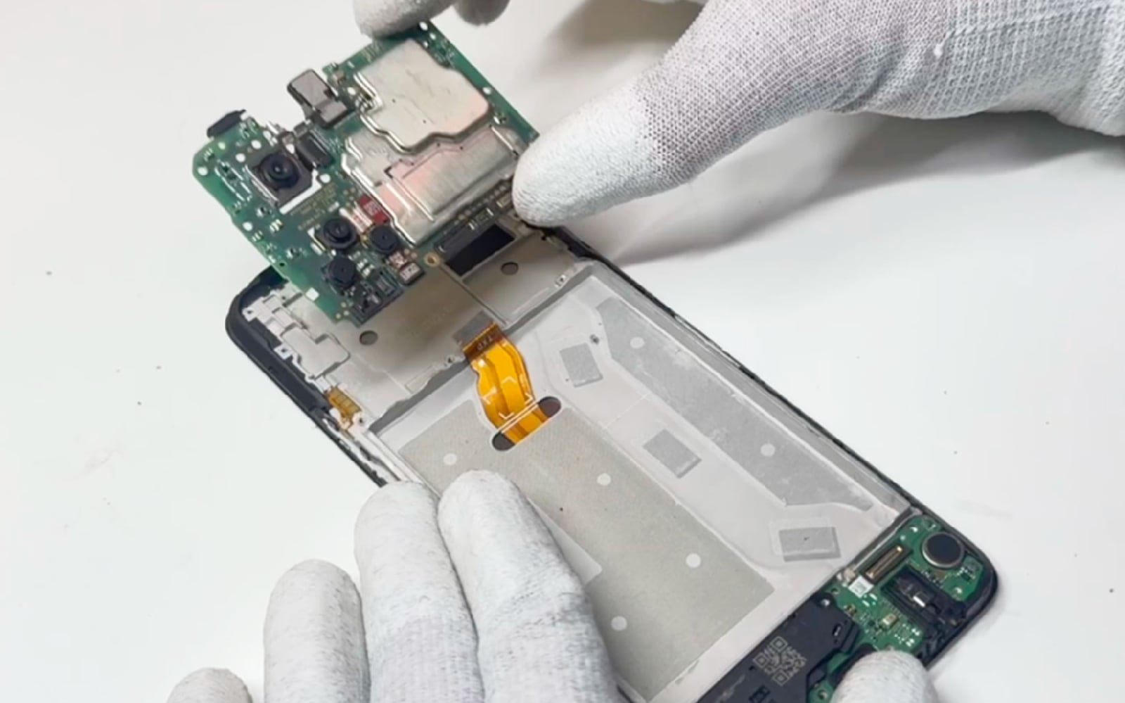 Changement du bloc écran sur Honor X7 photo 2