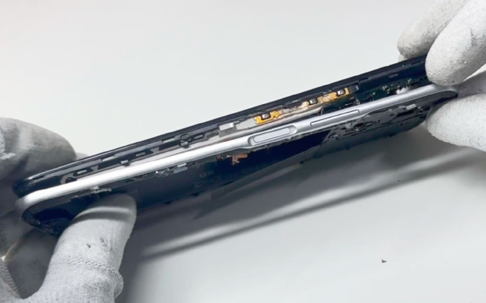 Changement du connecteur de charge sur Honor X7 photo 2