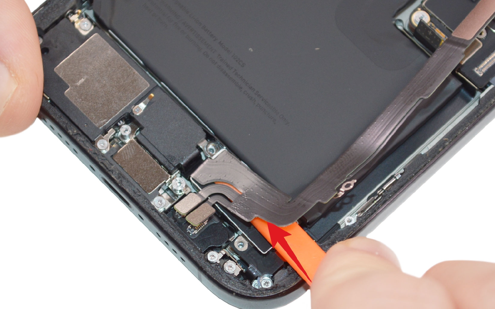Comment changer le connecteur de charge sur iPhone 16 Pro Max photo 4