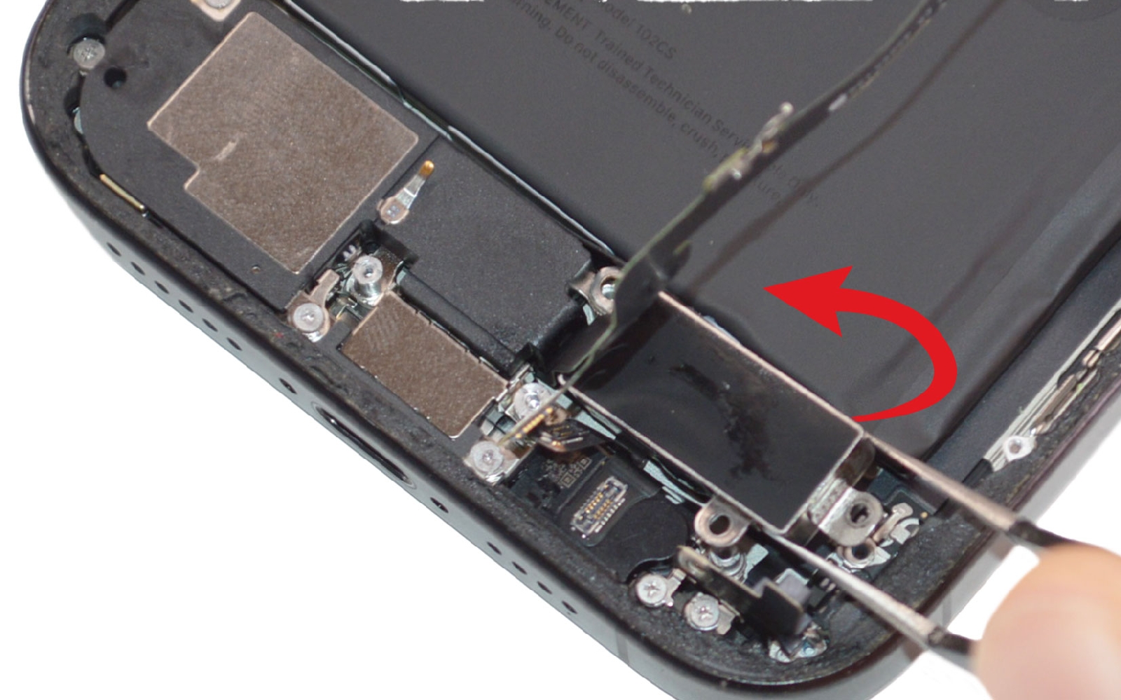 Comment changer le connecteur de charge sur iPhone 16 Pro Max photo 4