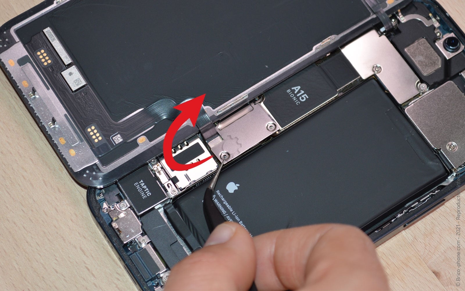 Comment changer le lecteur SIM sur iPhone 13 photo 2