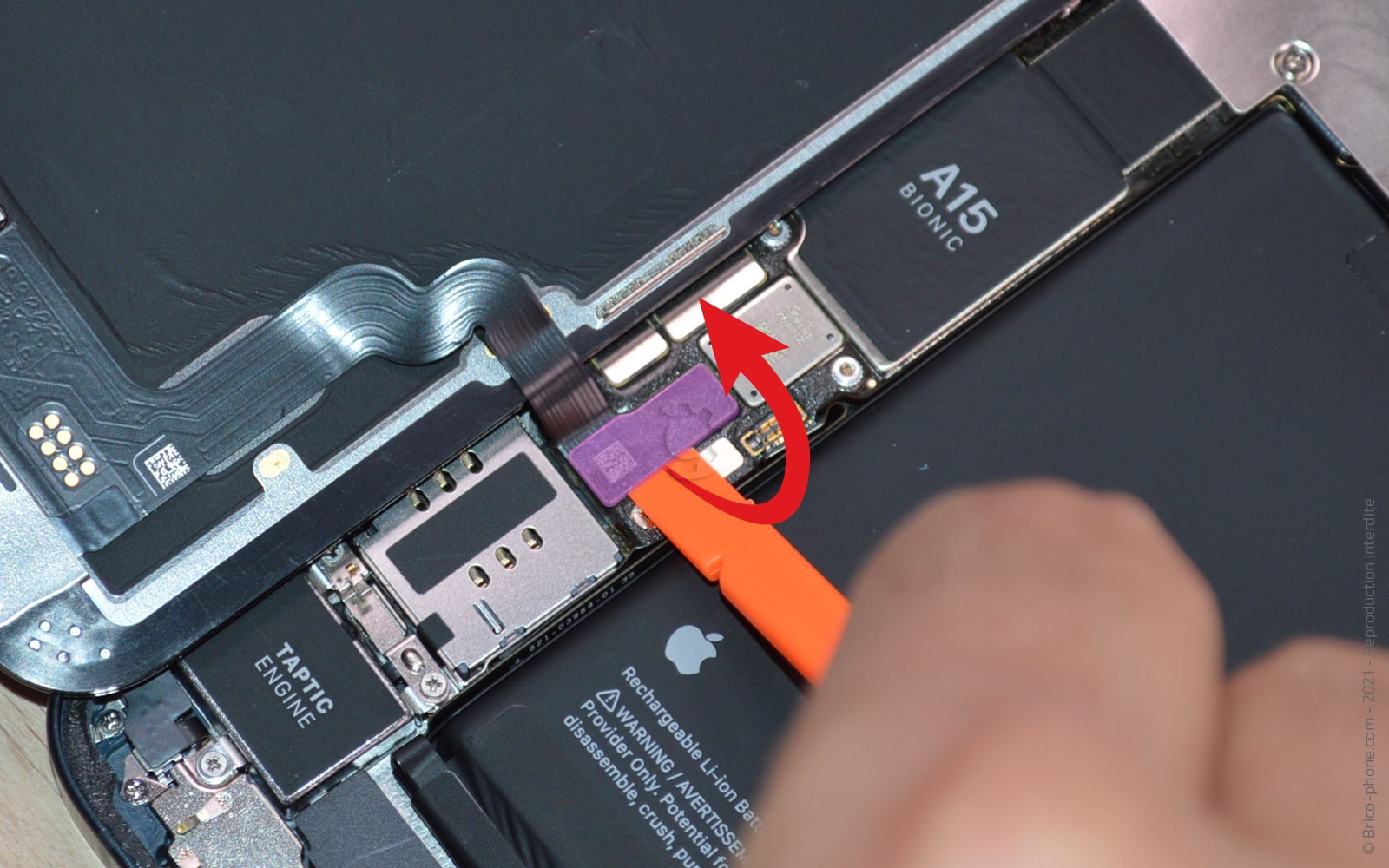 Comment changer le lecteur SIM sur iPhone 13 photo 2