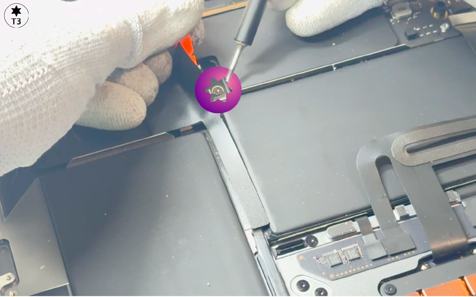 Comment changer la batterie sur Macbook Air 13 pouces M1 A2337 EMC 3598 - 2020 photo 2