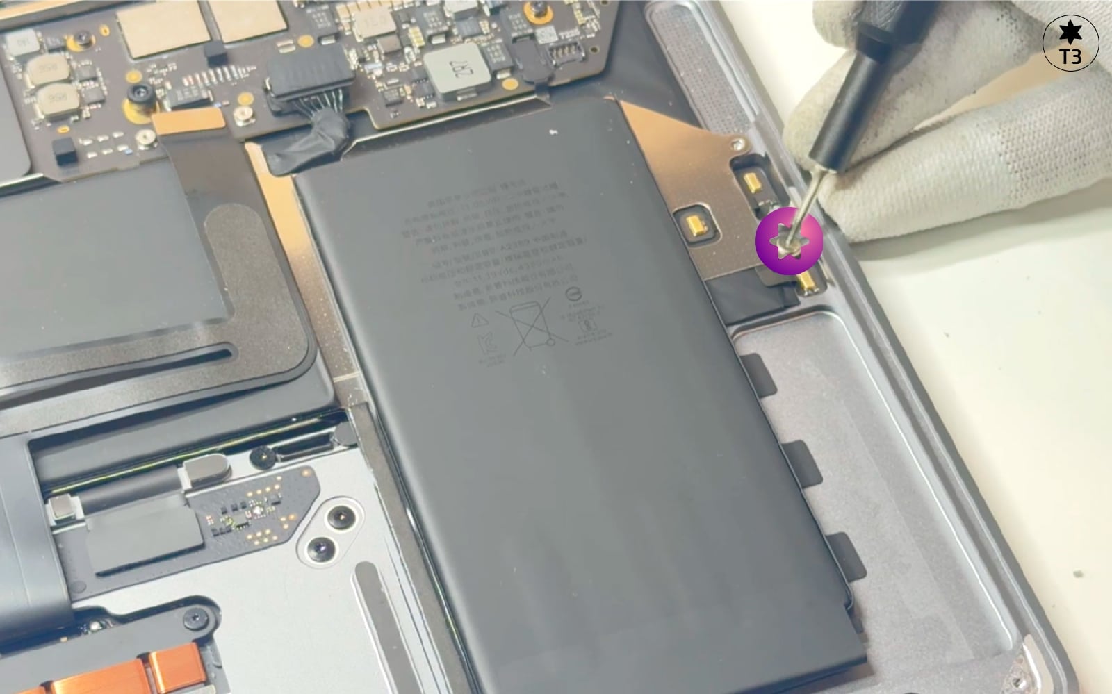 Comment changer la batterie sur Macbook Air 13 pouces M1 A2337 EMC 3598 - 2020 photo 3