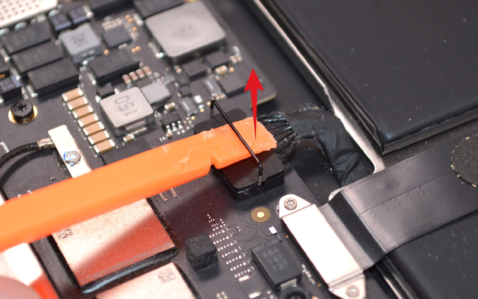 Comment changer le connecteur de charge sur Macbook Air 13 pouces M1 A2337 EMC 3598 - 2020 photo 3