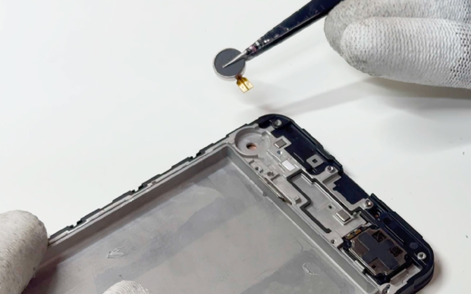 Comment changer le bloc écran sur Galaxy A17 4G photo 2