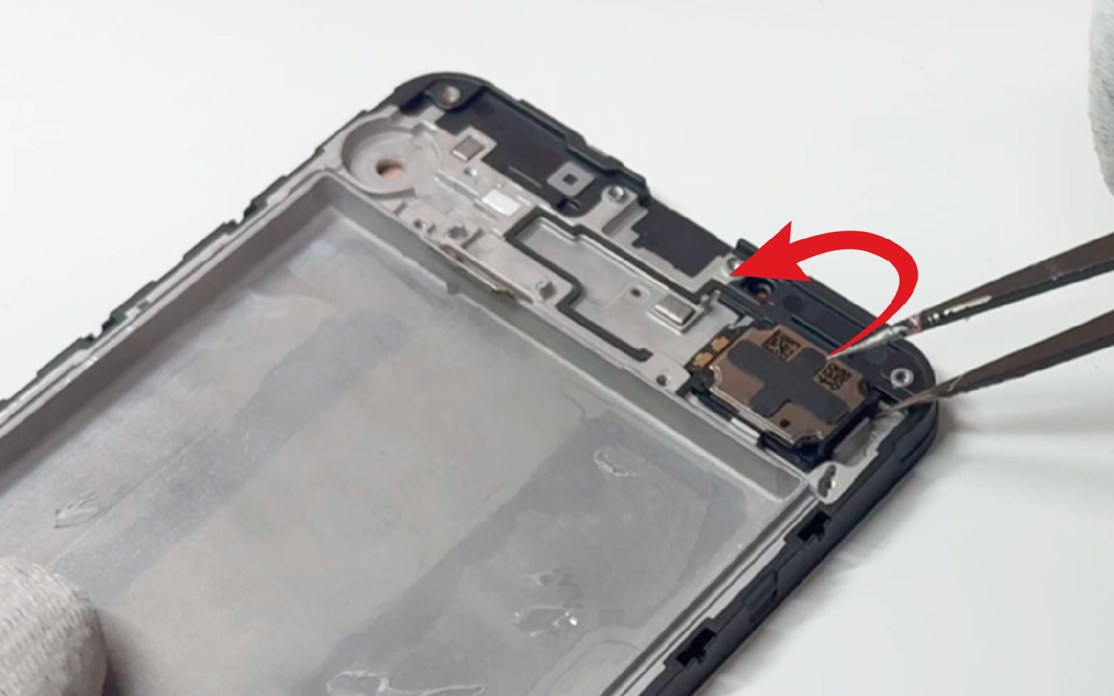 Comment changer le bloc écran sur Galaxy A17 4G photo 3