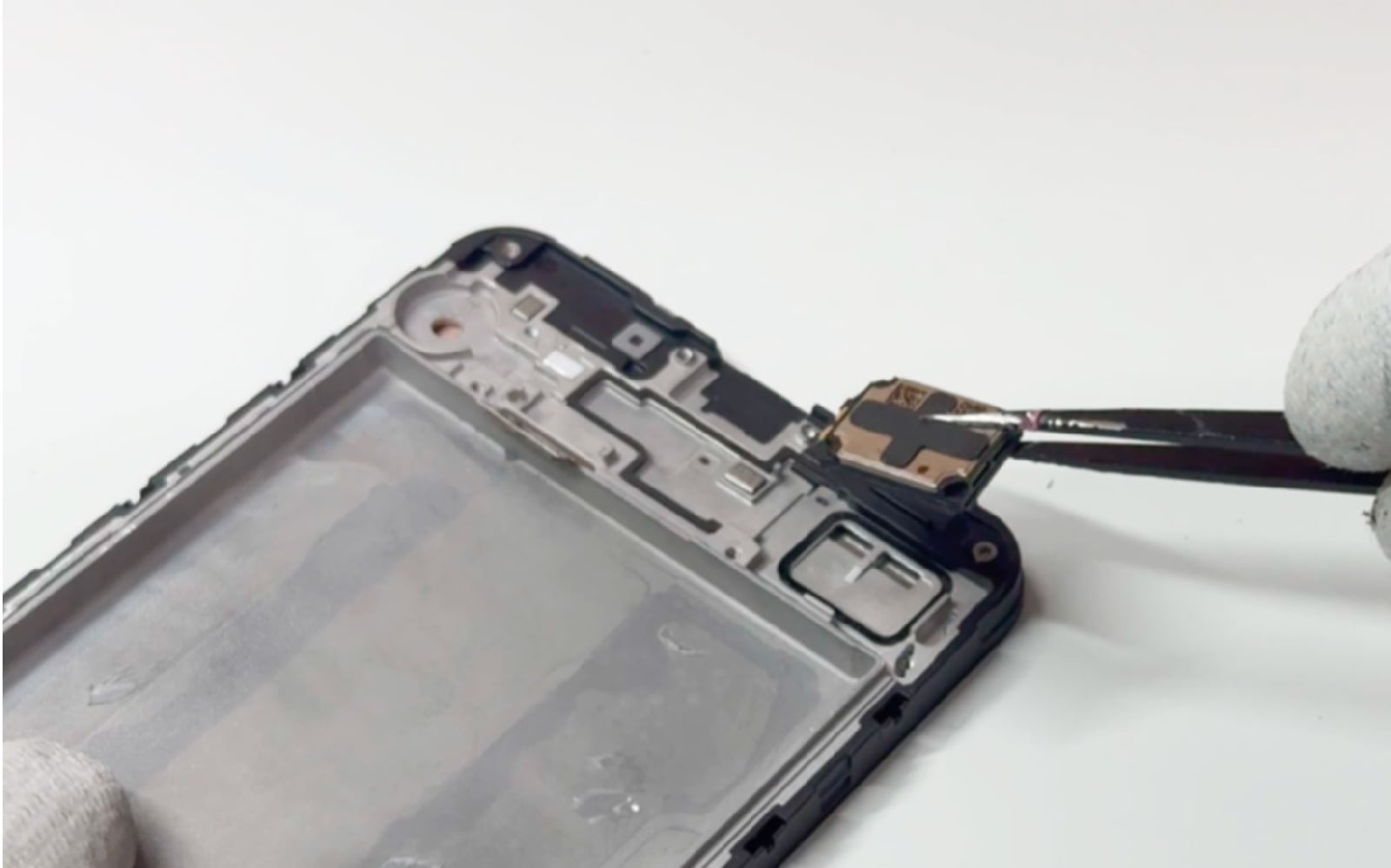 Comment changer le bloc écran sur Galaxy A17 4G photo 4