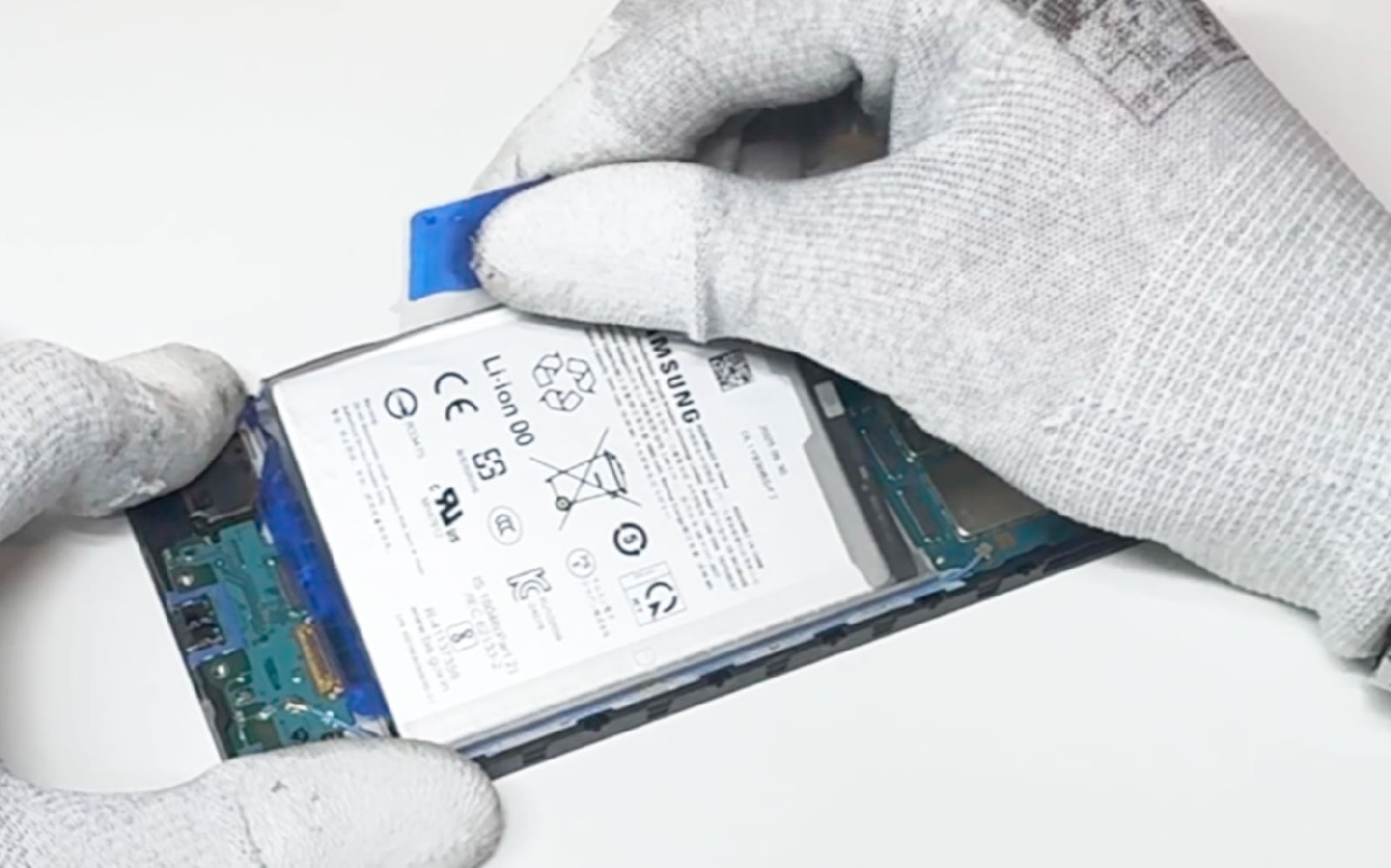 Comment changer le bloc écran sur Galaxy A17 4G photo 1