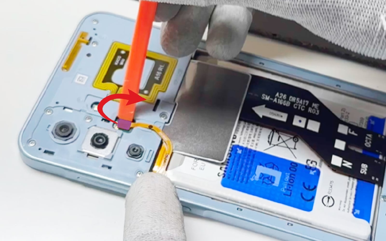 Comment changer la batterie sur Galaxy A17 4G photo 1