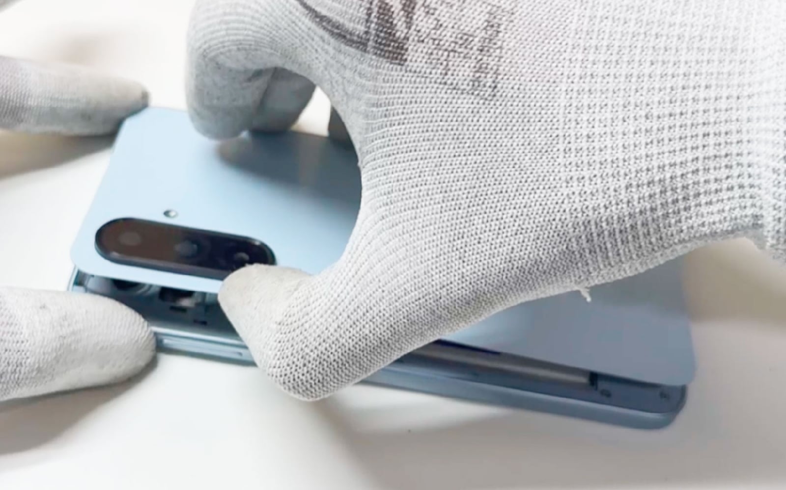 Comment changer la batterie sur Galaxy A17 4G photo 2