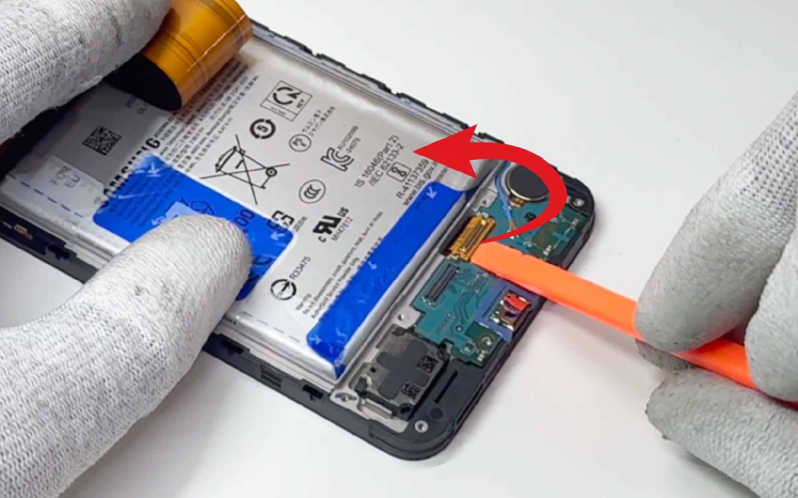 Comment changer le connecteur de charge sur Galaxy A17 4G photo 1