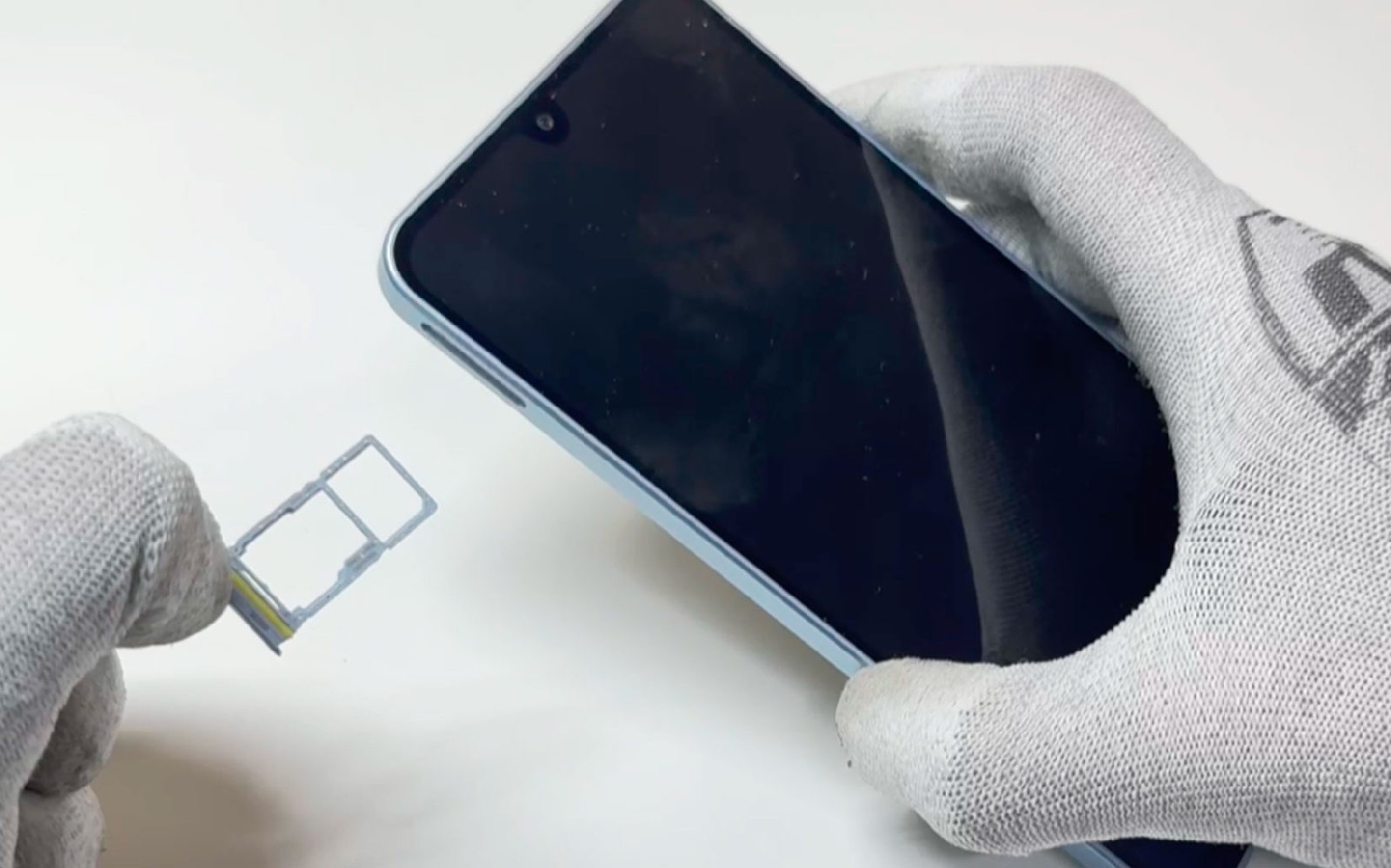 Comment changer le connecteur de charge sur Galaxy A17 4G photo 3