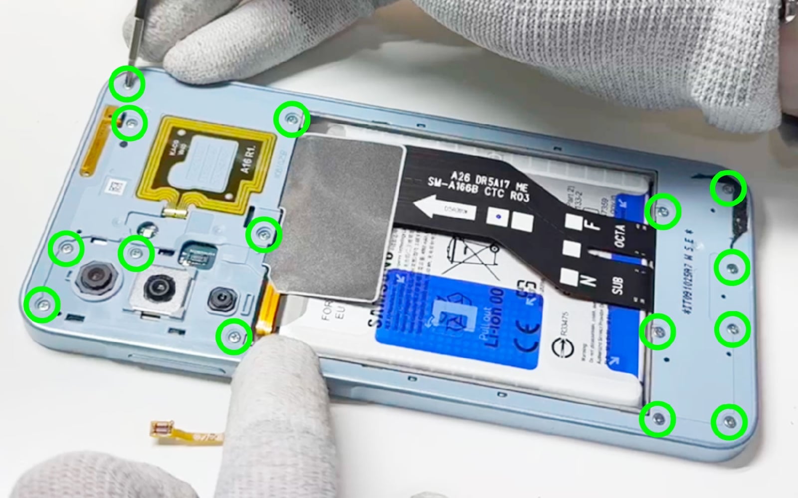 Comment changer le connecteur de charge sur Galaxy A17 4G photo 2