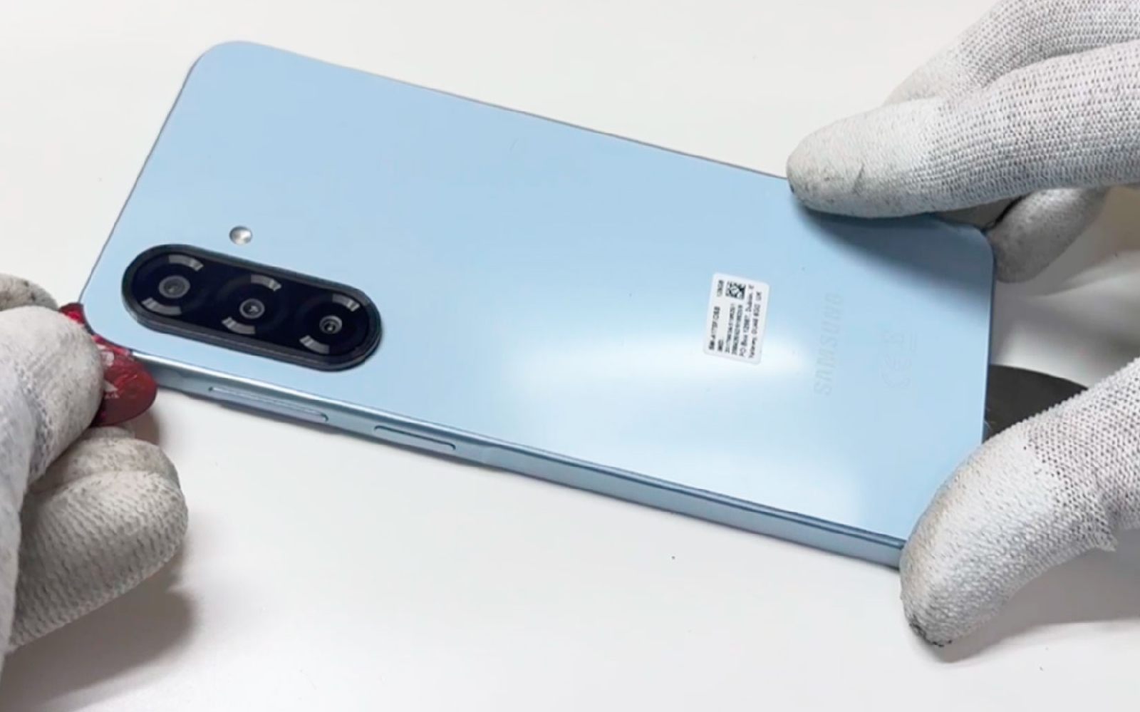 Comment changer le connecteur de charge sur Galaxy A17 4G photo 1