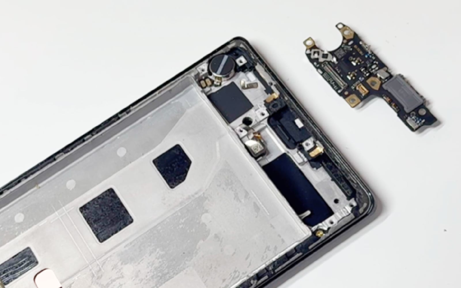 Guide de réparation sur Honor 70 photo 4