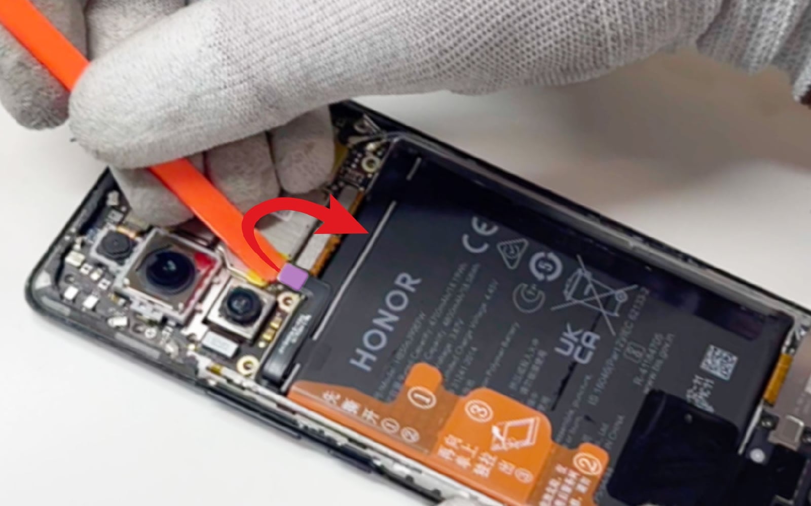 Comment changer la batterie sur Honor 70 photo 2