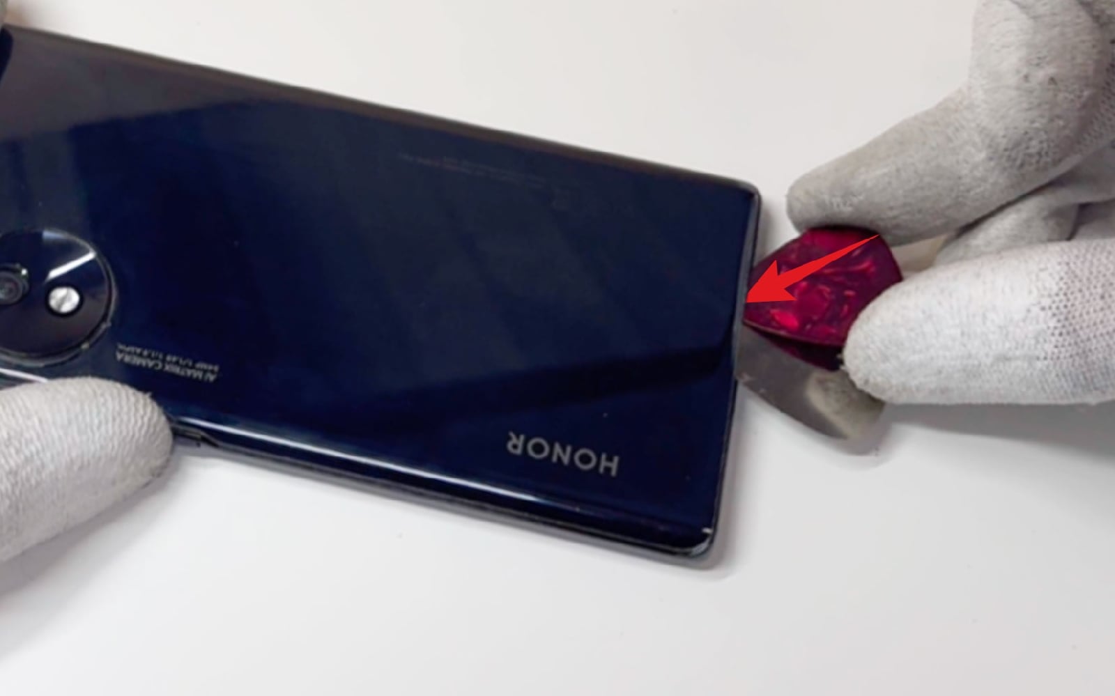 Comment changer la batterie sur Honor 70 photo 2