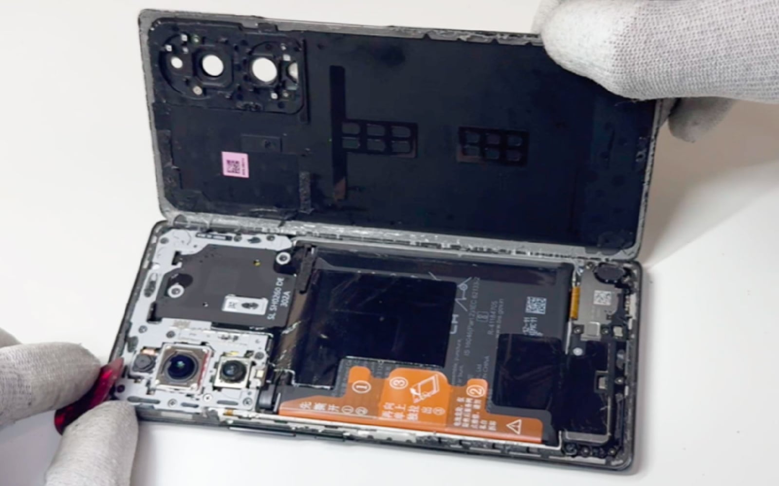 Comment changer le connecteur de charge sur Honor 70 photo 4