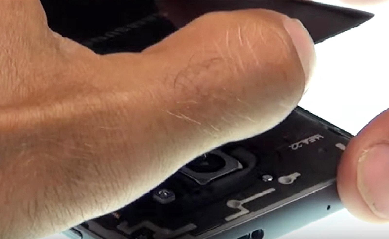 Changement de vitre arrière sur Galaxy S7 photo 1