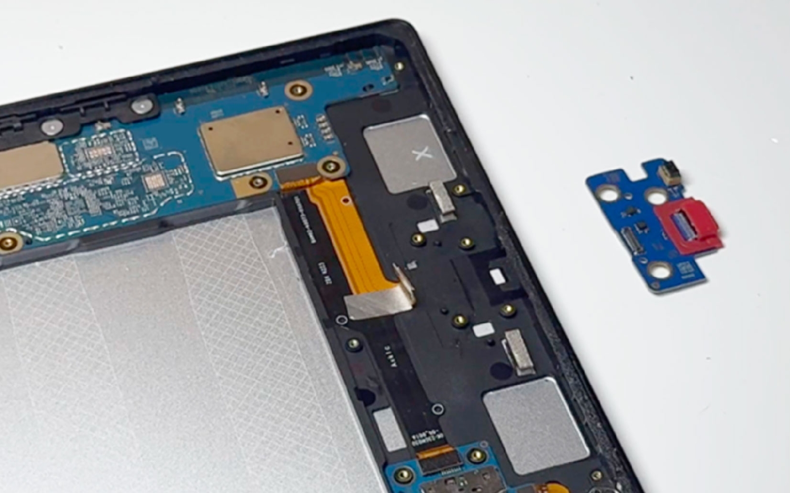 Guide de réparation sur Galaxy Tab A8 10.5 (SM-X200/SM-X205) photo 3