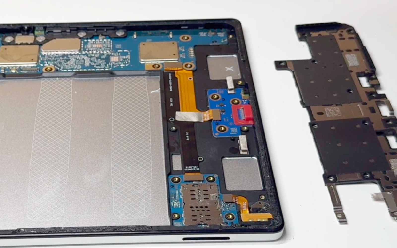 Guide de réparation sur Galaxy Tab A8 10.5 (SM-X200/SM-X205) photo 3