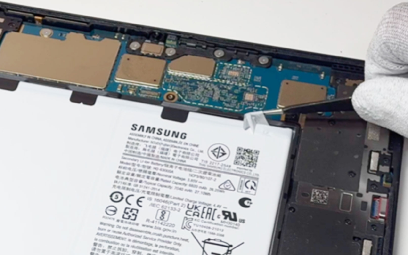 Comment changer la batterie sur Galaxy Tab A8 10.5 (SM-X200/SM-X205) photo 2