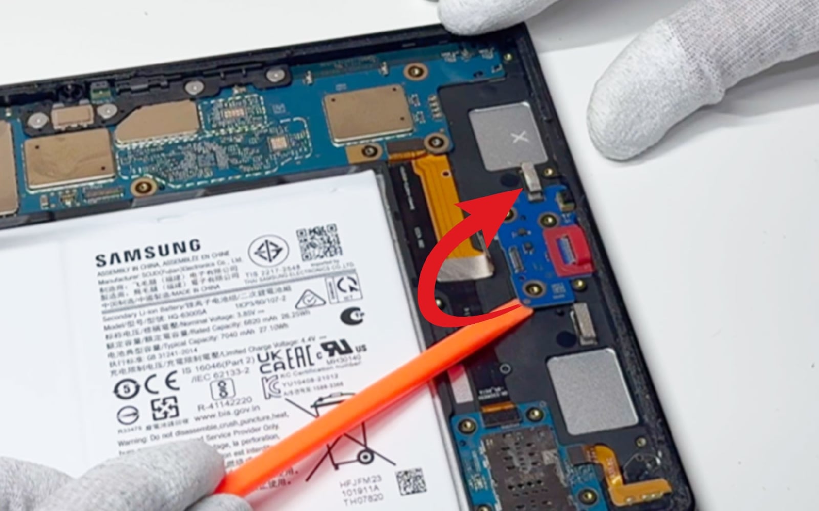 Comment changer le connecteur de charge sur Galaxy Tab A8 10-5 (SM-X200-SM-X205) photo 2