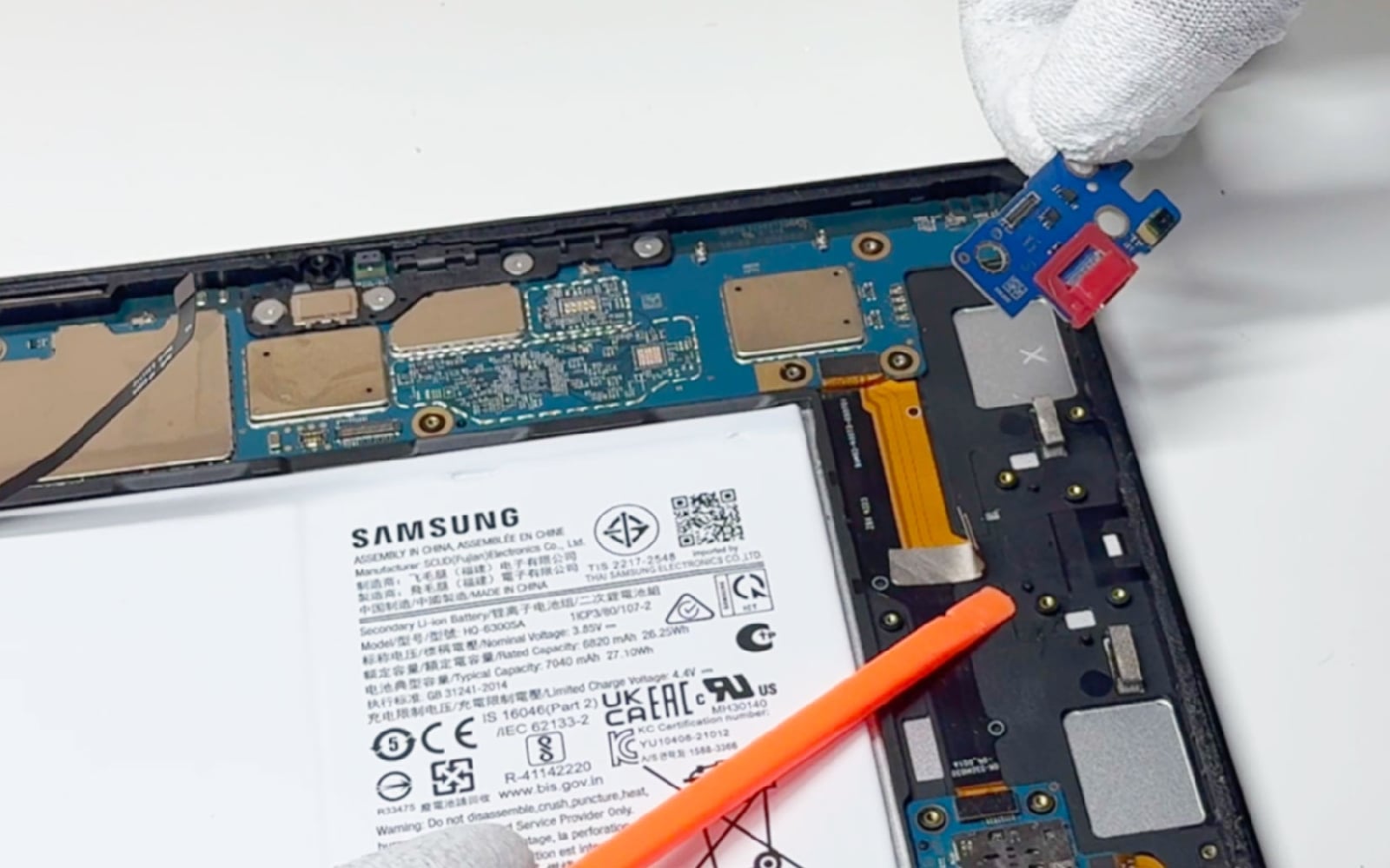 Comment changer le connecteur de charge sur Galaxy Tab A8 10-5 (SM-X200-SM-X205) photo 3