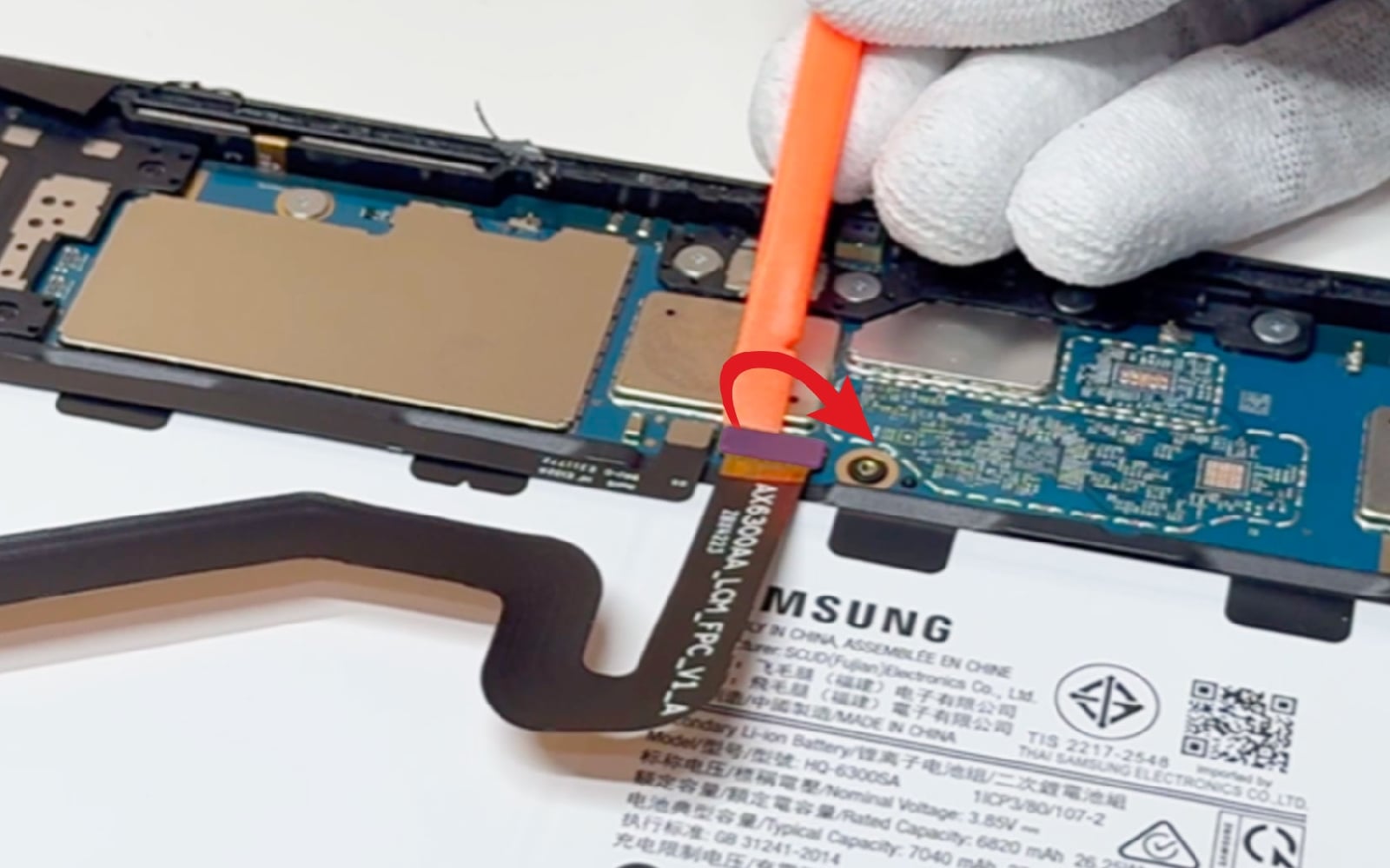 Comment changer le connecteur de charge sur Galaxy Tab A8 10-5 (SM-X200-SM-X205) photo 3