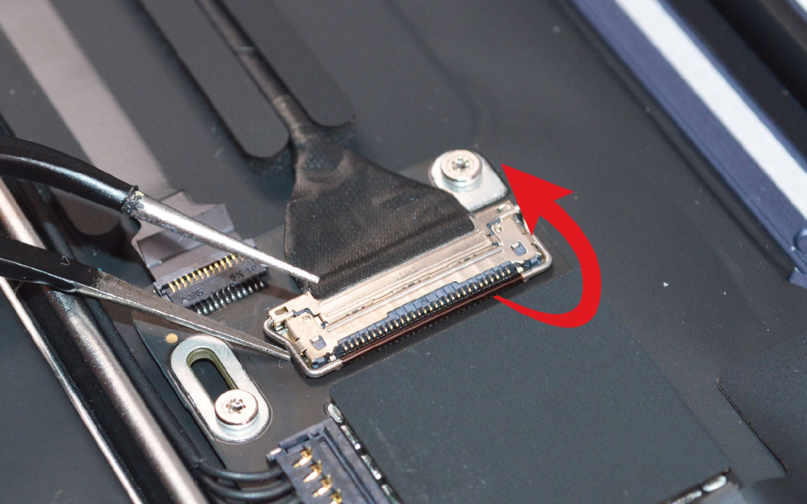 Comment changer l'écran sur Macbook Neo 13 pouces photo 3