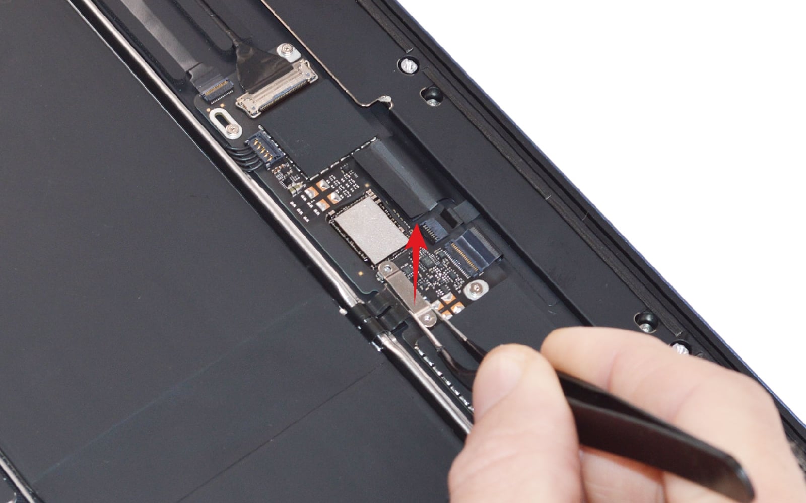 Comment changer les haut-parleurs et la prise jack sur Macbook Neo 13 pouces photo 2