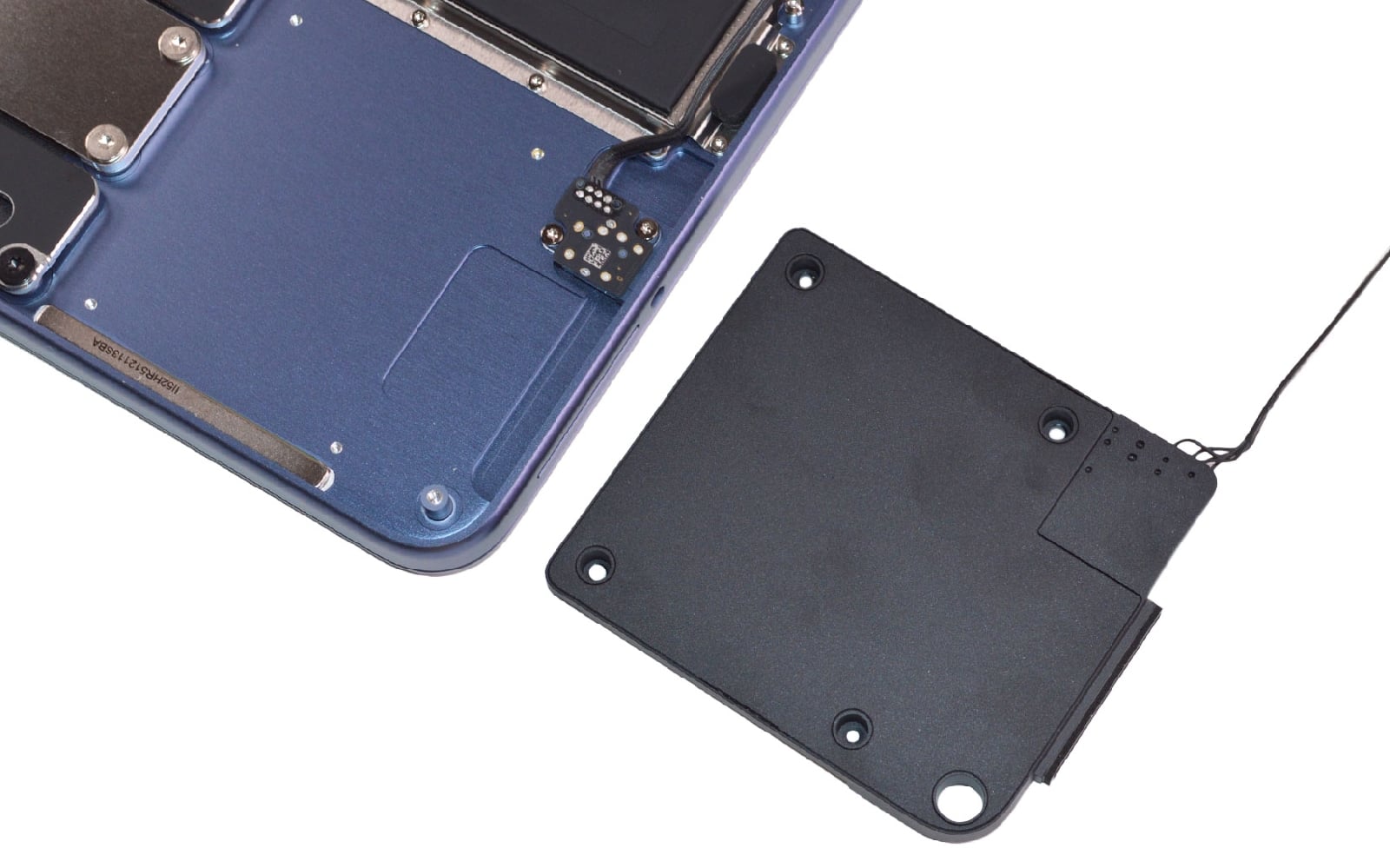 Comment changer les haut-parleurs et la prise jack sur Macbook Neo 13 pouces photo 3