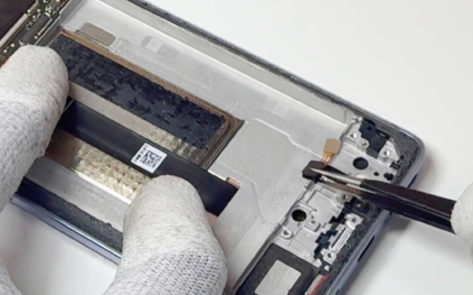 Comment changer le bloc écran sur Redmi Note 13 Pro+ photo 1