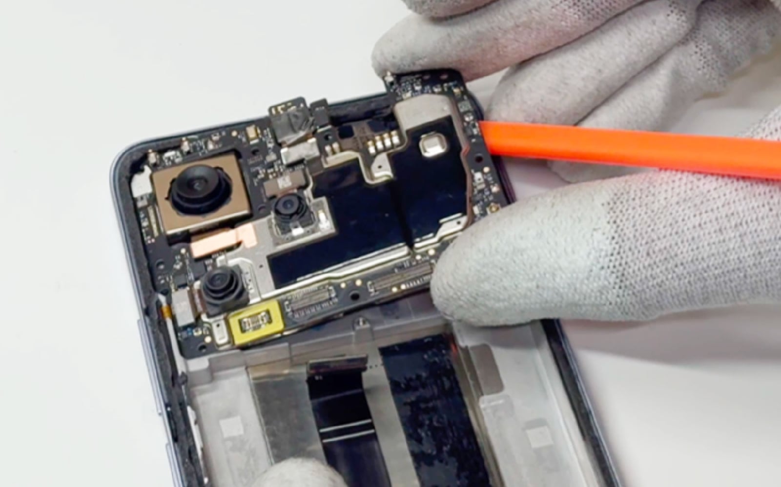 Comment changer le bloc écran sur Redmi Note 13 Pro+ photo 2