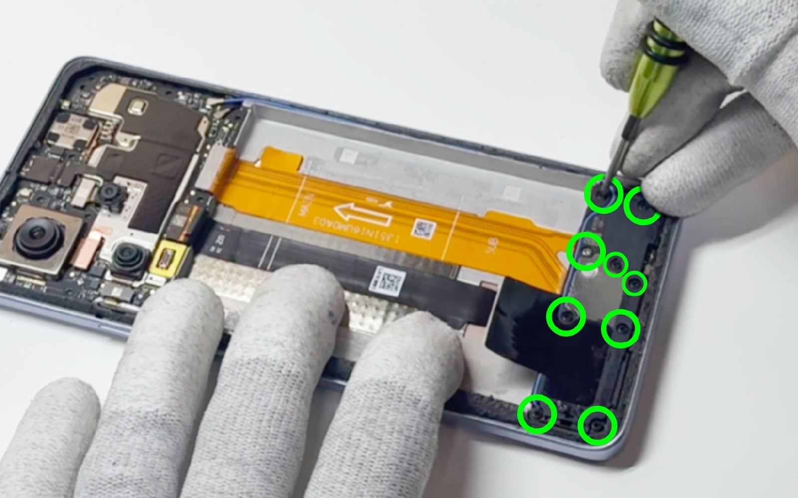 Comment changer le bloc écran sur Redmi Note 13 Pro+ photo 1