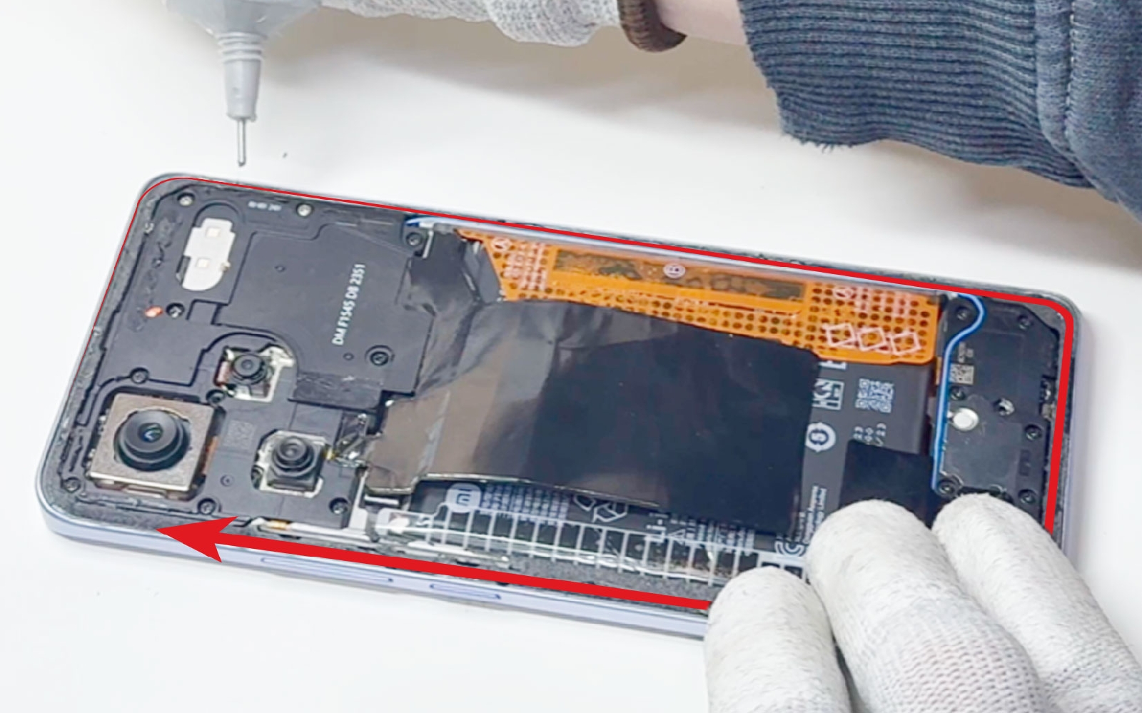 Comment changer la batterie sur Redmi Note 13 Pro+ photo 1