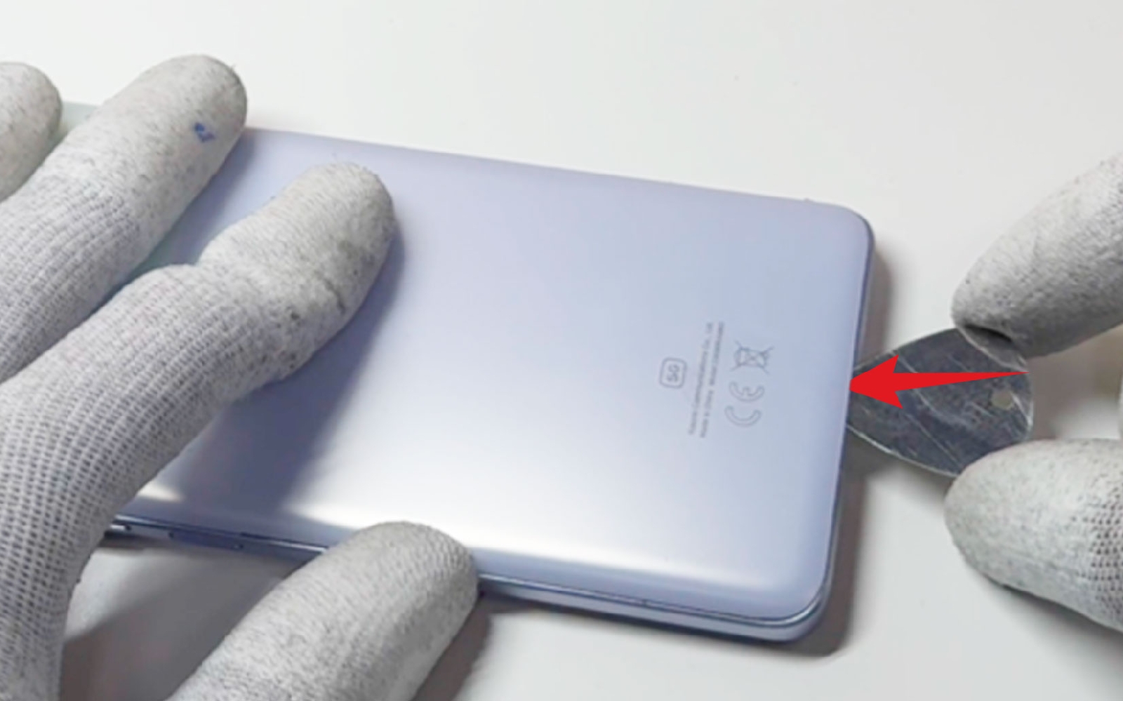 Comment changer la batterie sur Redmi Note 13 Pro+ photo 1