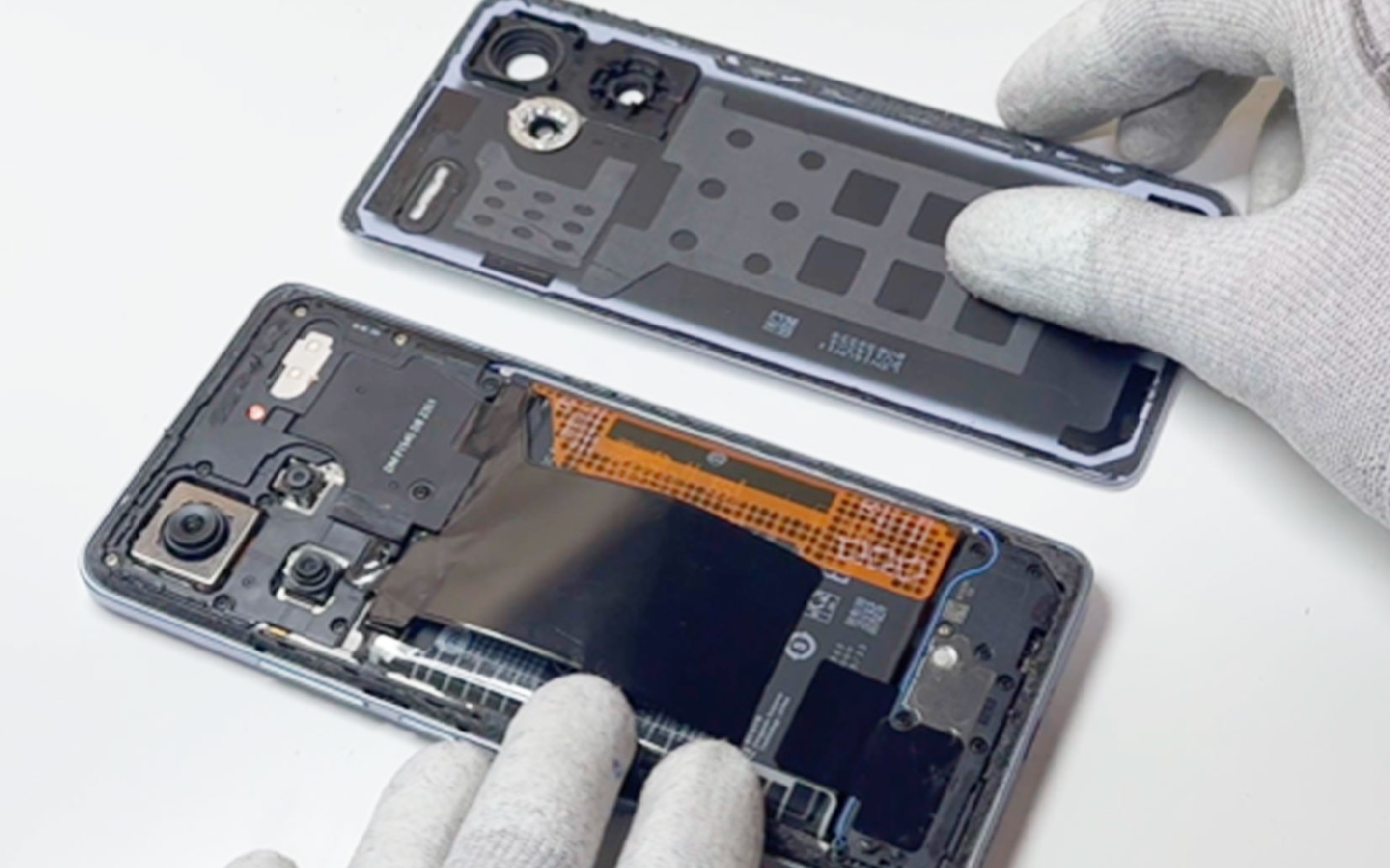 Comment changer la batterie sur Redmi Note 13 Pro+ photo 2