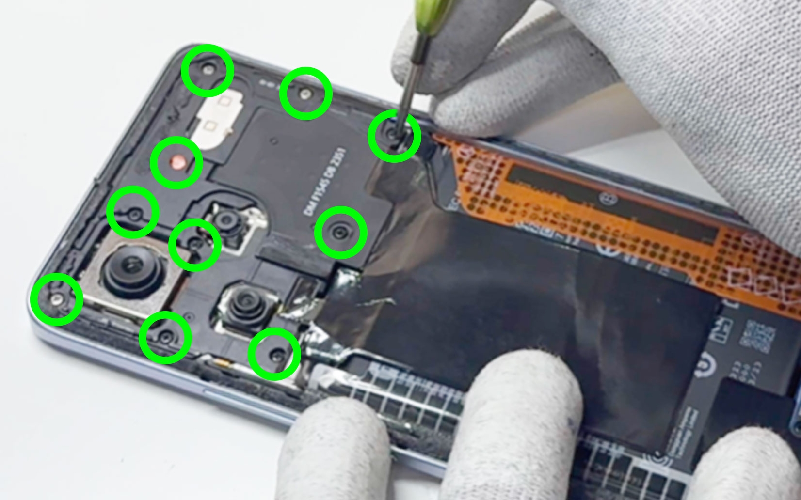 Comment changer la batterie sur Redmi Note 13 Pro+ photo 1