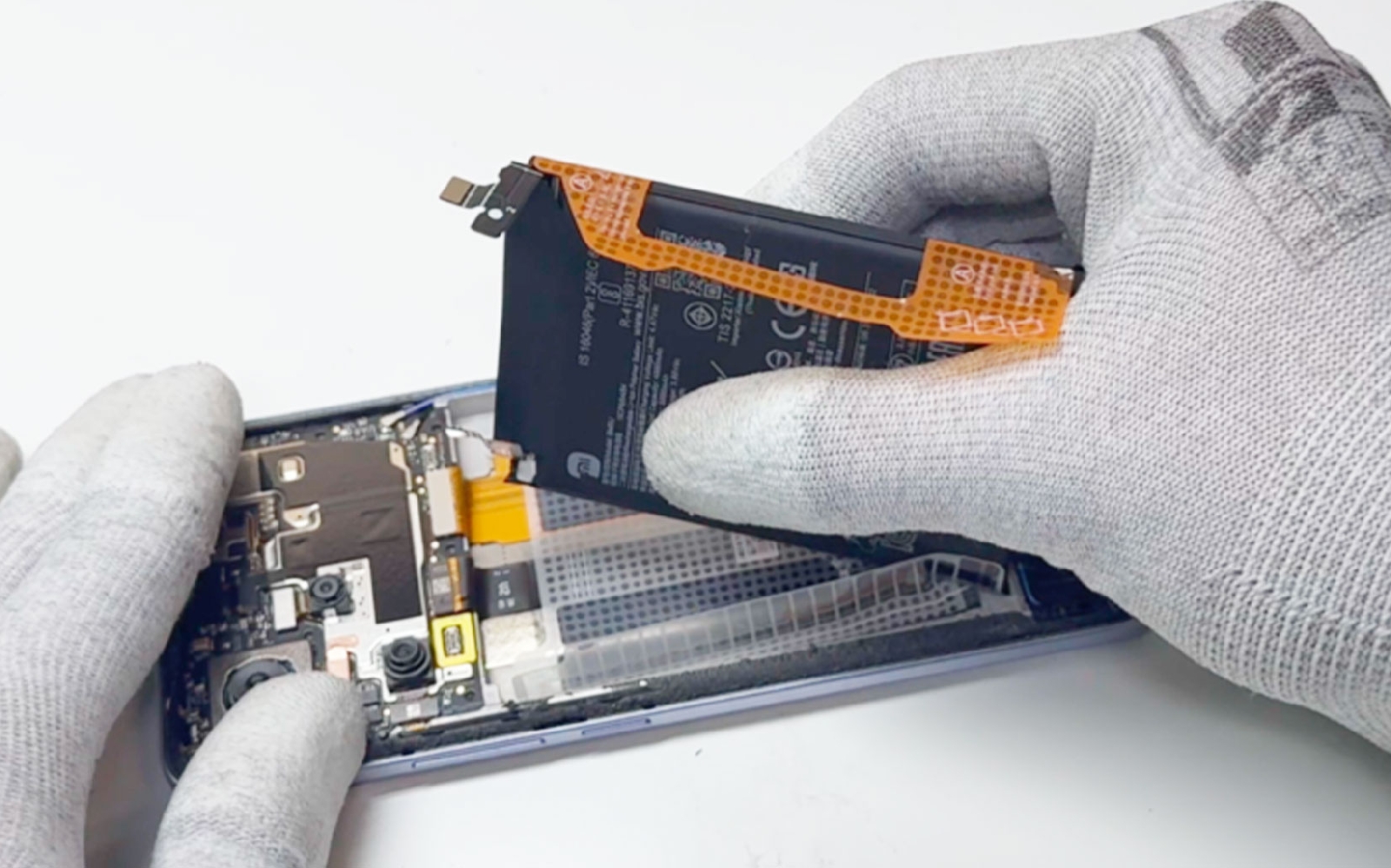 Comment changer la batterie sur Redmi Note 13 Pro+ photo 3