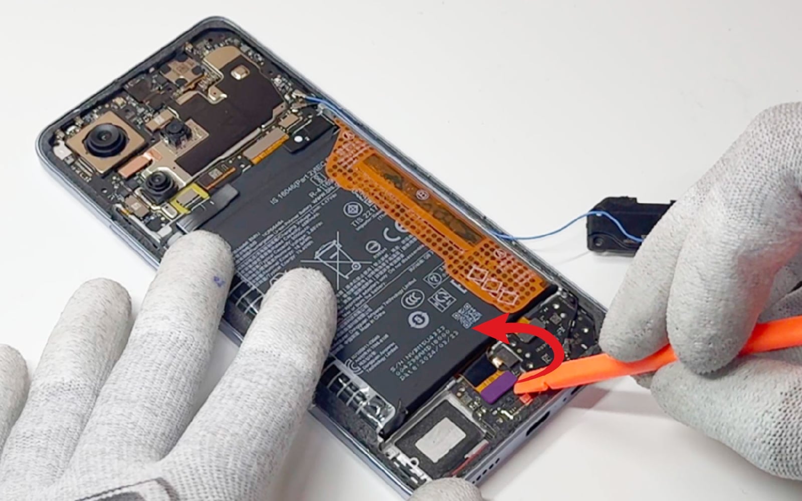 Comment changer le connecteur de charge sur Redmi Note 13 Pro Plus photo 1