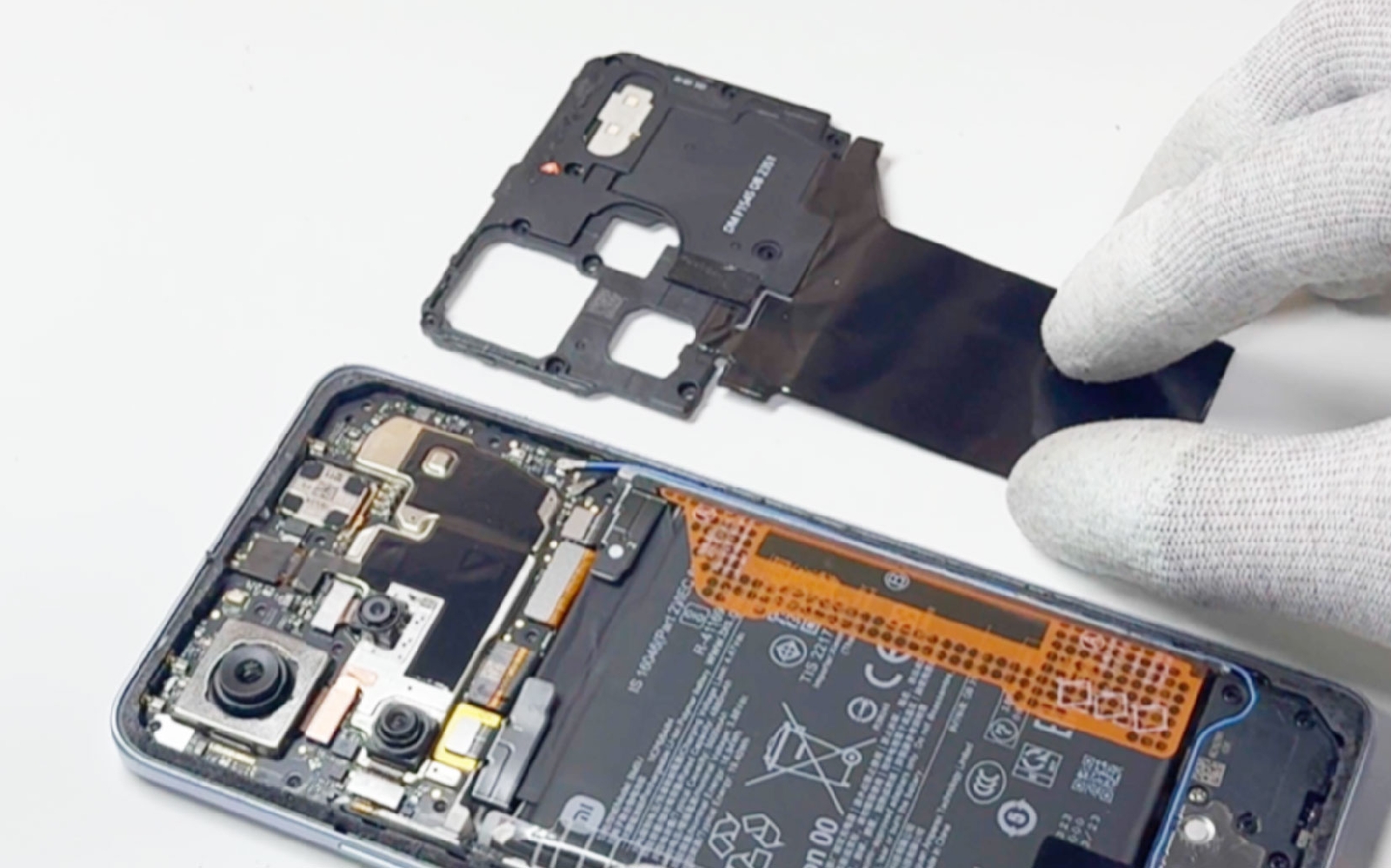 Comment changer le connecteur de charge sur Redmi Note 13 Pro Plus photo 3