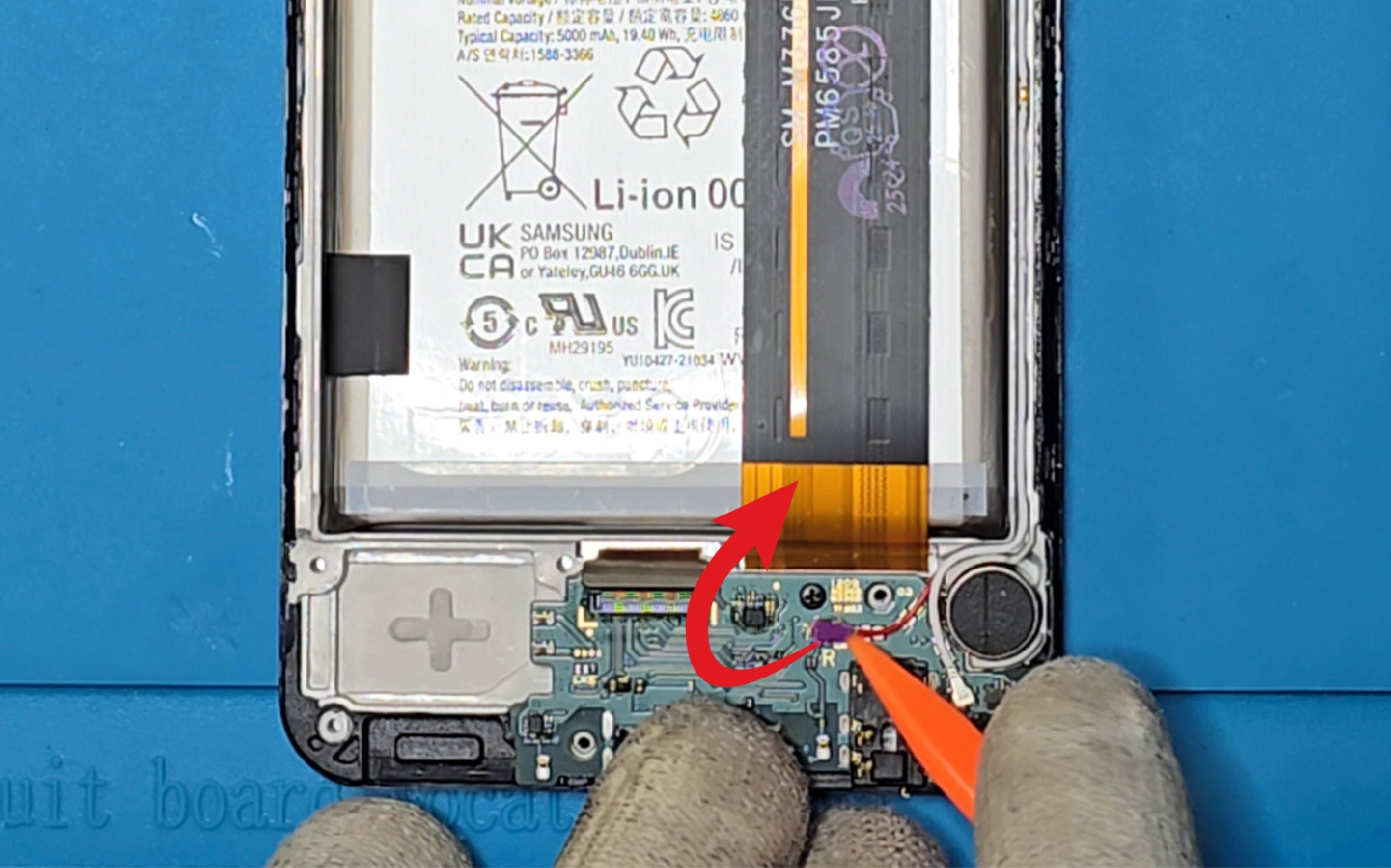 Comment changer le connecteur de charge sur Galaxy M23 photo 2