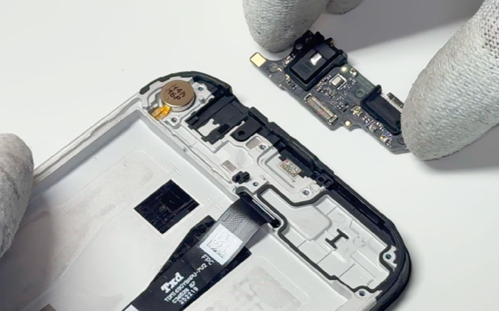 Comment changer le bloc écran sur Redmi 15C photo 4