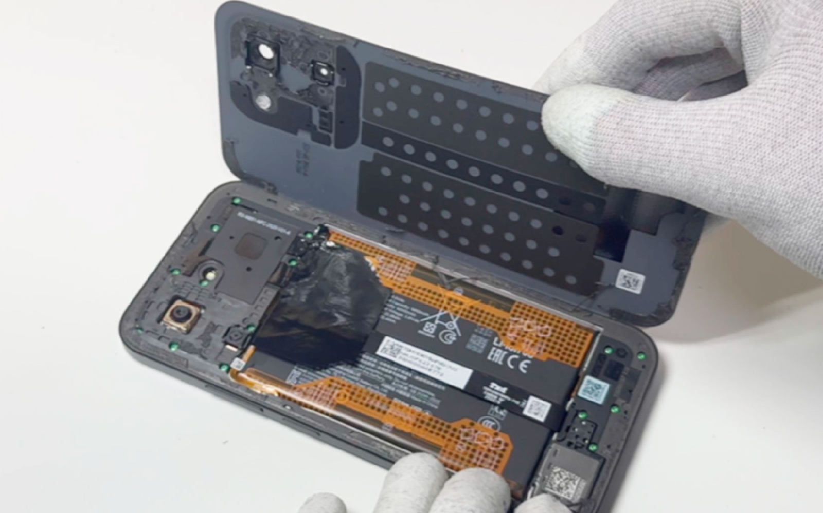 Comment changer la batterie sur Redmi 15C photo 2