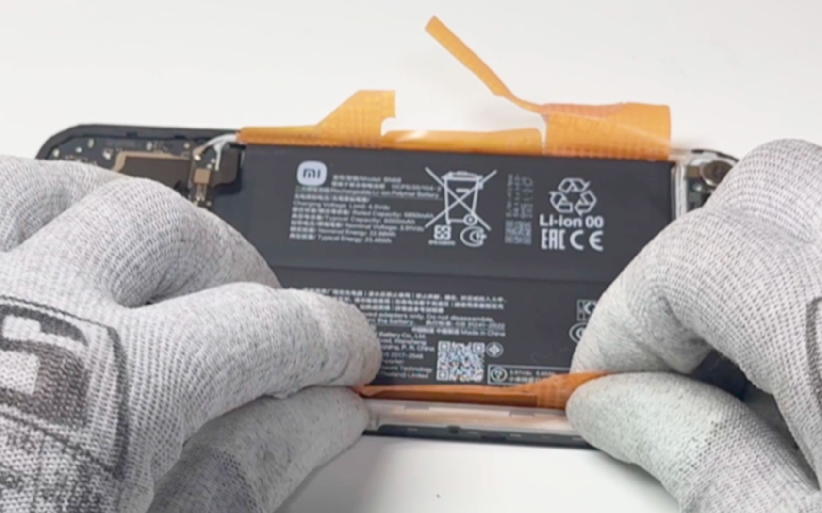 Comment changer la batterie sur Redmi 15C photo 2